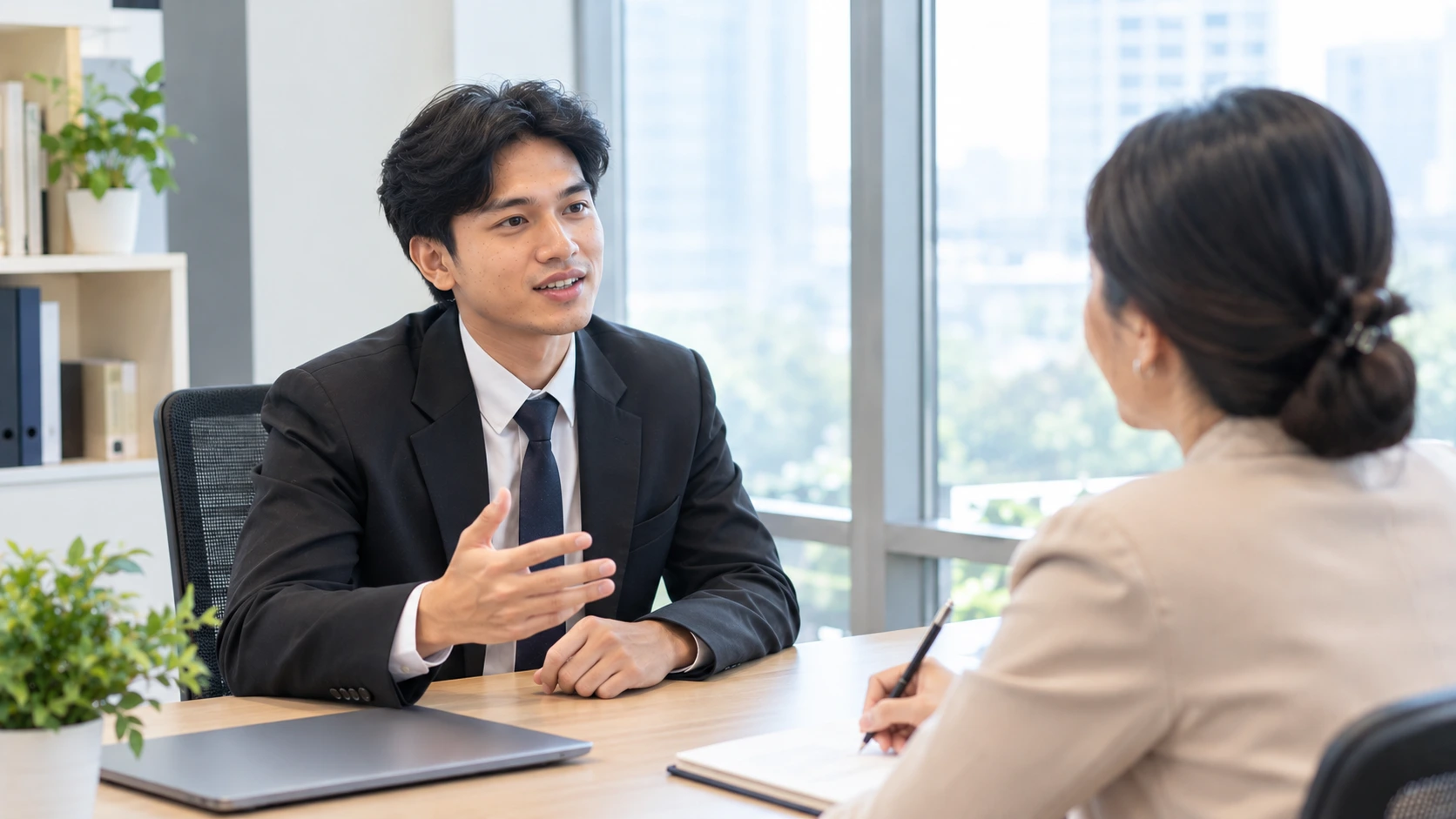 Kandidat menjawab pertanyaan kelebihan dan kekurangan diri saat interview